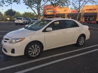 Low Mileage Toyota Corolla Le 3