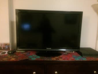 Panasonic Viera, 37" LCD 1080P 1
