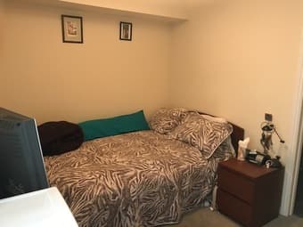 Room/bathroom walking distance to Stanford - $1200/mo - Female only 2