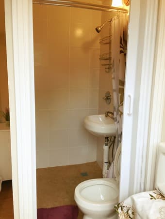 Newly remodeled/Furnished In-law unit in Private Home in Burlingame 2