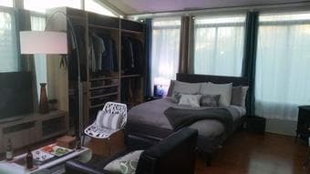 Room in Newark 3