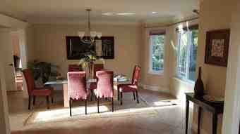 Social Shared House w/ Pool & Jacuzzi Offering Nice Sized Sunny Room 3