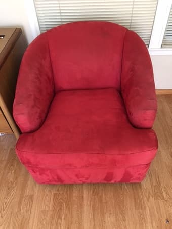 Amazing Royal-red chair, super comfy 2