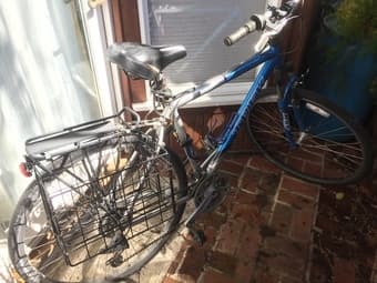 Hybrid Bike- Trek Multitrack 7100 2