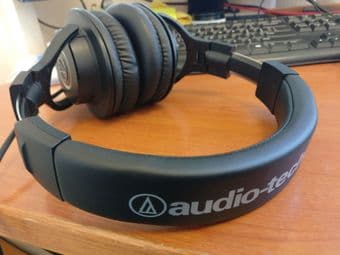 Selling Audio Technica ATH M40x (used, mint) 3