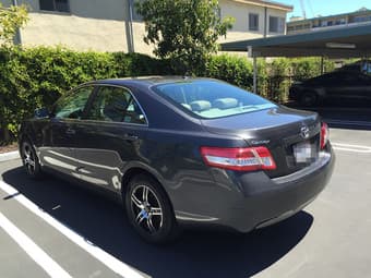 2010 Toyota Camry LE, Clean Title, very good condition 2