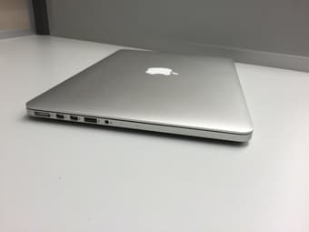 Apple MacBook Pro 13'' with Retina Display 1