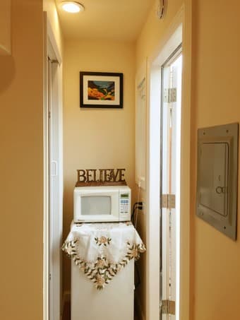 Newly remodeled/Furnished In-law unit in Private Home in Burlingame 1