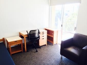 EV 2 bedroom efficiency one bath ($850/month) 6/23 - 9/23 2