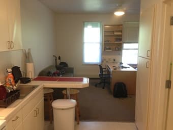 Stanford Studio Sublet - Escondido Village ($1415/month) 1
