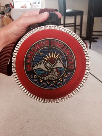 Red Canteen for Sale! Functional and Rad. 1