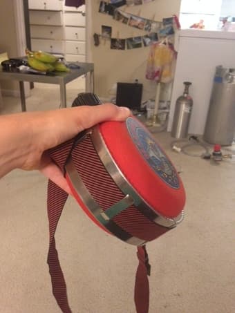 Red Canteen for Sale! Functional and Rad. 3