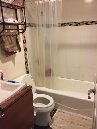 Private bedroom in 3-bedroom apartment in SF, June-Sept 3