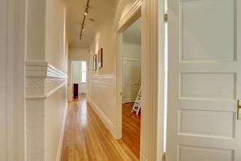 $2200 - Sunlight and Private Bedroom !!! (Telegraph Hill, SF) 2