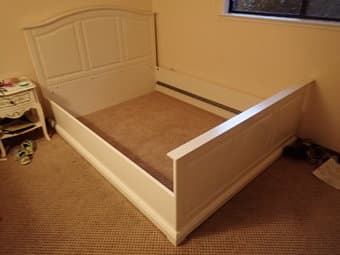 Birkeland Queen Bed (White) - $250 3
