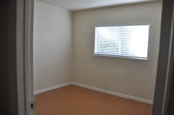 Comfortable private bedroom in lrg house - shared bath+kitchen 1