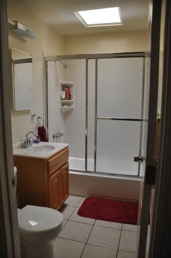 Comfortable private bedroom in lrg house - shared bath+kitchen 3