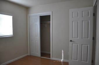 Comfortable private bedroom in spacious4br house + shared bath&kitchen 2