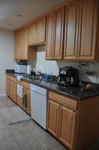 Comfortable private bedroom in spacious4br house + shared bath&kitchen 3