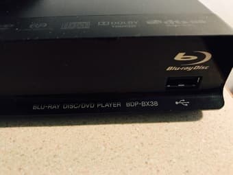 Samsung 21" HDTV with Blu-ray DVD player 2010 1