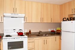 EV Jr Studio (6/12-10/1) $1044/mo: Full bed / private bath [MALE UNIT] 3