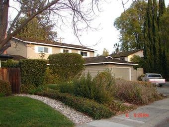 Palo Alto room+bathroom with 4 girls 1