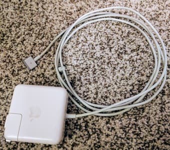Apple 45W Magsafe 2 power adapter 1