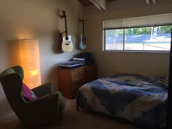 Sunny room with shared bathroom in Palo Alto 3
