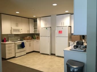 Munger sublet June to mid-Sept: furnished bedroom and private bath 1
