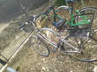 BIKE like new with baskets, lights, U lock and inflator 1