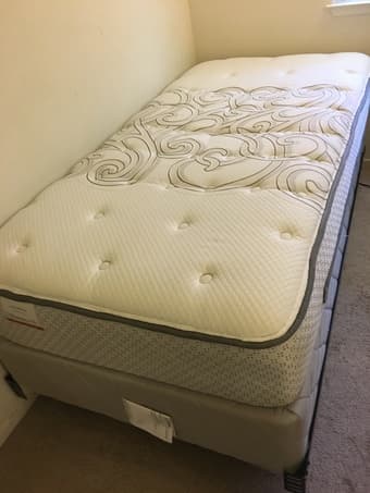Twin Size Bed: Frame, box spring & mattress 1