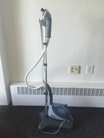 Shark Garment Stand Steamer, GS300 3