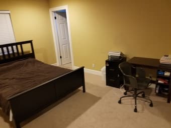 3 furnished beds in 5 bed/4.5bath available for summer sublet - $1,500 3