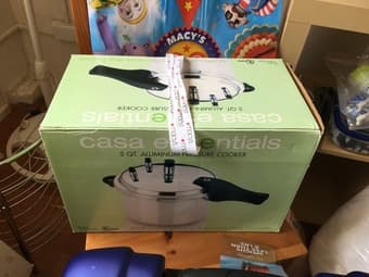 Pressure cooker - new in box 1