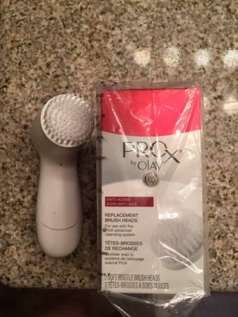 olay ProX Face-Cleansing System, brush and 5 brush heads New with box 1