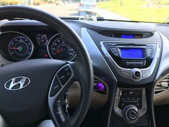 2013 Hyundai Elentra, EXCELLENT condition - 1