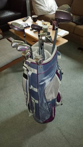 WOMEN'S GOLF CLUB COMPLETE SET - $60 OBO 1
