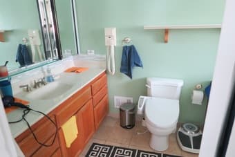 Beautiful master bedroom suite for 2 people in Lost Altos Hills 2