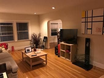 Spacious room in 3br 2bath House in College Terrace 3
