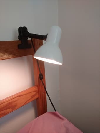 Clip on lamp (white, extra lamp included) 1