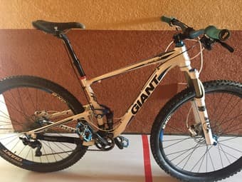 Giant Anthem, Medium, with Upgrades and Accesories 1
