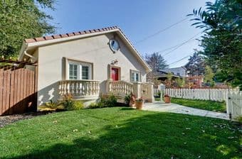 BEAUTIFUL Fully Furnished, SPACIOUS House ~1 min from Stanford 1