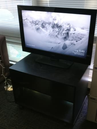 TV + stand 1