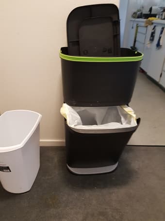 Trash can with 2bins 2