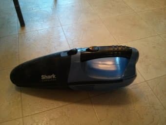 Shark Cordless Hand Vaccume - works great 1