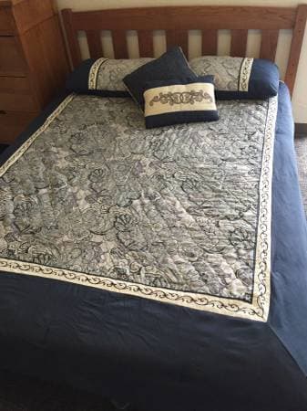 Bed set Queen - 8 piece 1