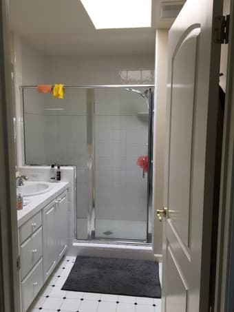 Private master bedroom (sublet, mid July - mid Sept) 3