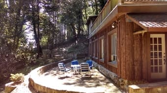 One-Bedroom Apartment in the Redwoods! (woodside) 1