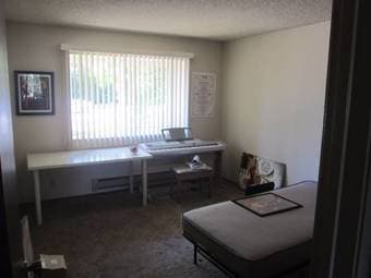 Professional Female Seeks MountainView Roommate - 142ft2 3