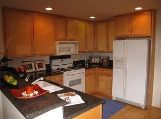 $1400/1836ft2 - sublet room in 3b/3.5 ba July-October in Palo Alto 2